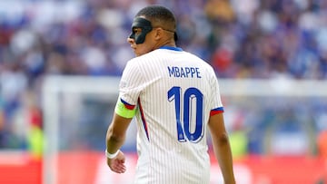 El ’10′ persigue a Mbappé