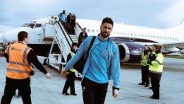 Giroud, a la llegada de la expedición gala a Inglaterra.