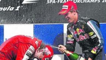 <b>¿PAREJA DE FUTURO?</b> Vettel y Raikkonen podrían correr juntos en 2011 si se juntan todas las piezas.