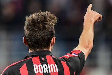 Milan se impuso sobre Bolonia 2-1 en la fecha 35 de la Serie A y se metió a la pelea por un cupo europeo. 