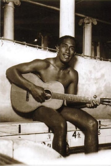 Duke Kahanamoku, "El Gran Kahuna" inventor del surf moderno