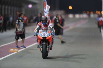 Andrea Dovizioso celebrando la victoria 