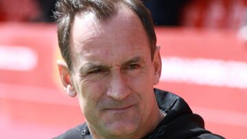 Etxeberria antes del inicio del partido ante la Ponferradina.