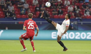 Thomas Müller y Jules Koundé.