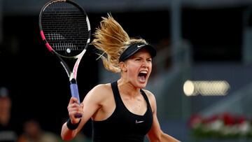 Bouchard stuns Sharapova to set up Kerber clash, Pliskova out