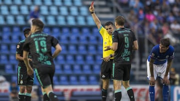 Julio Furch, suspendido dos partidos; Sandoval y Sánchez, uno