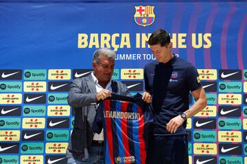 Presentación de Robert Lewandowski en Miami como nuevo jugador del FC Barcelona.