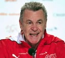 Hitzfeld confía en aprovechar los "agujeros" defensivos de Honduras