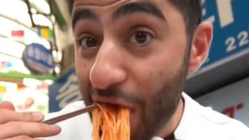 Van a comer en un puesto callejero famoso por salir en una serie de Netflix y este es el resultado: “Lo que les diga no es suficiente”