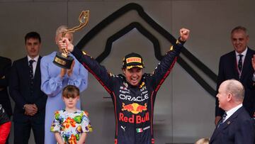 Sergio Perez of Mexico driving the (11) Oracle Red Bull Racing RB18 Red Bull RBPTH001 during the Formula 1 Grand Prix De Monaco on May 27-28, 2022 in Montecarlo, Monaco. (Photo by Alessio Morgese/NurPhoto via Getty Images)