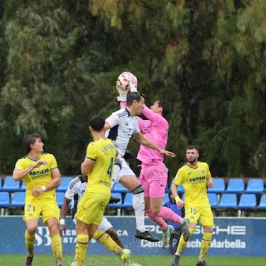 Iker Álvarez amplía la competencia en la portería