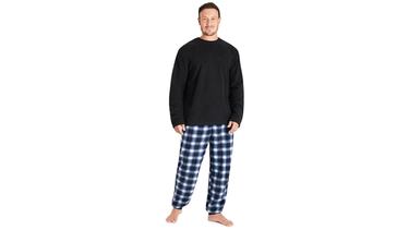 Clido y suave: te contamos cmo es el pijama polar para hombre ms vendido en Amazon
