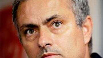 Mou contesta a Zeman: "Miraré en Google a ver qué ha ganado"