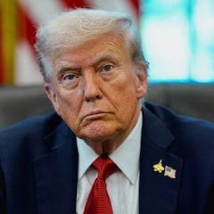 Why did the U.S. government shut down if the Republicans have a majority in the House and Senate?