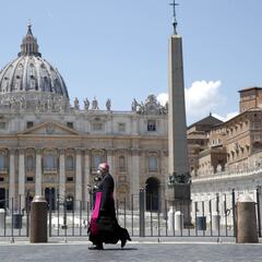 El guardián del Vaticano que todos los días usa 2.797 llaves para abrir sus puertas: se levanta a las 3:00 horas y recorre más de 7km