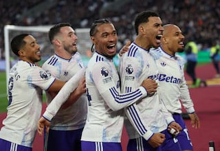 Rogers mantiene a Emery en la puja