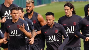 Los jugadores de la plantilla del PSG, durante un entrenamiento.