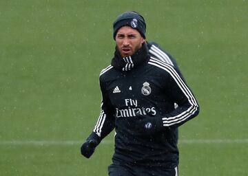 Sergio Ramos on a cold and wet morning in Valdebebas.