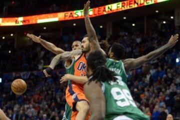 STEVEN ADAMS (OKC Thunder). 23 años. Promedios 2016-17: 12 puntos, 7,5 rebotes y 1,1 tapón.