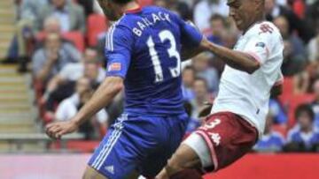 Dos m¨¦dicos sugieren que Ballack hubiese podido llegar al Mundial