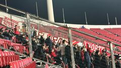 Los hinchas de Estudiantes sufren en Chile: tensión en la llegada al Estadio Nacional