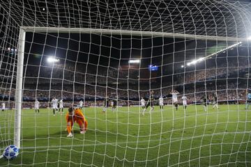 0-2. Miralem Pjanić marcó el segundo gol de penalti.