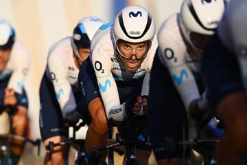 Alejandro Valverde, durante la contrarreloj por equipos de Utrecht, con el equipo Movistar, que vistió un maillot diferente en homenaje a la última Vuelta del murciano.