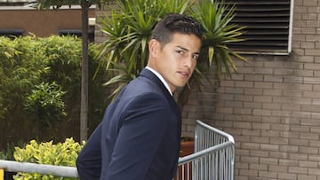 James Rodríguez viajó a Colombia por el fallecimiento de su abuelo.