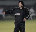 El Santos pide al Barça que inscriba a Maradona