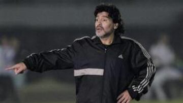 <b>CONVENCIDO. </b>Oliveira Ribeiro quiere a Maradona en el Barça.