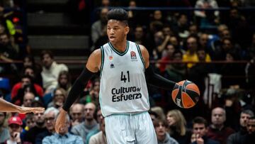 MILAN, ITALY - DECEMBER 29: Jasiel Rivero #41 of Valencia Basket in action during the 2022-23 Turkish Airlines EuroLeague Regular Season Round 16 game between EA7 Emporio Armani Milan and Valencia Basket at Mediolanum Forum on December 29, 2022 in Milan, Italy. (Photo by Roberto Finizio/Getty Images)