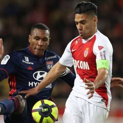 Falcao pasa por Italia y lo vinculan con Lazio y Milan