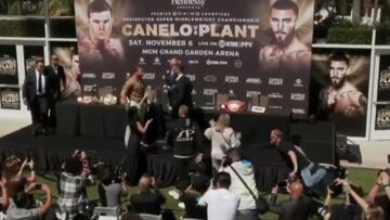 Canelo y Plant intercambian golpes e insultos en la conferencia de prensa