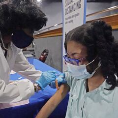 Mandato de vacunación para trabajadores federales: ¿Qué otras medidas incluye?