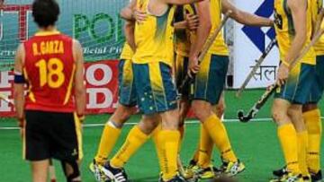 <b>DERROTA. </b>Los australianos festejan uno de los goles a España.
