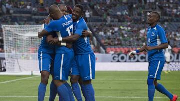 La Selección de Martinica celebrando un gol ante Cuba.