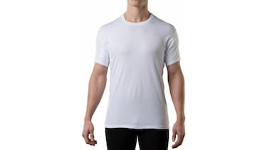 Adiós a las manchas incómodas: así es la camiseta antisudor que muchos recomiendan