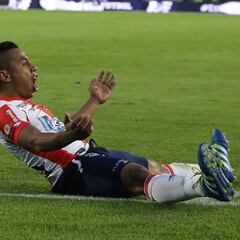 Macnelly vs Vladimir: ¿Quién se acerca más al estilo Almirón?