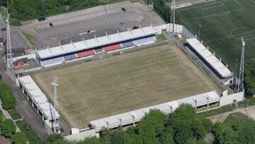 Conocido como Stadion Woudestein hasta 2017. Está situado en la localidad holandesa de Róterdam. Fue inaugurado el 23 de julio de 1902. Es la casa del Excelsior Rotterdam.