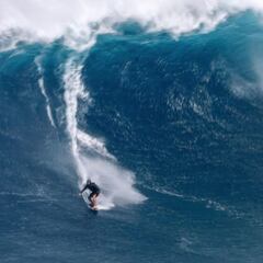 El gran viernes: olas gigantes en Nazaré, Hawái y España