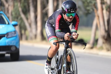 Daniel Martínez defendió el título siendo el más rápido de la CRI haciendo 48:02 en 41.4 km de en los Juegos Nacionales. Nairo sorprendió con su gran tiempo (48:30). Ana Cristina fue la campeona en categoría élite. 
