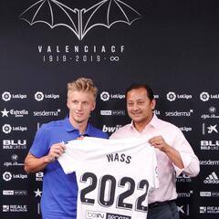 Wass: "Para mí es un sueño jugar en el Valencia y la Champions"