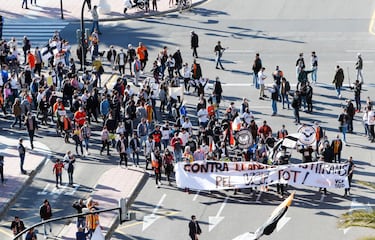 La afici¨®n del Valencia se manifiesta: 'Lim go home'