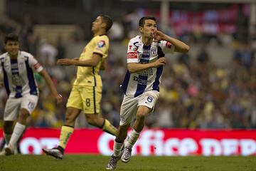 América se fue con todo al ataque cuando se encontraba abajo 2-1 en casa. En los minutos finales Pachuca aprovechó dicha postura, por lo que Lozano y Guzmán anotaron para cerrar la goleada.