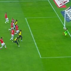 La gran tapada que Bravo protagonizó ante Ecuador