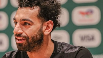 Egypt&#039;s captain Mohamed Salah speaks during the pre-match press conference in Garoua on January 10, 2022. (Photo by Daniel Beloumou Olomo / AFP)