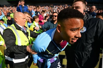 El Manchester City de Pep Guardiola se coronó campeón de la Premier League al golear 4-1 al Brighton en la última fecha de la liga. 