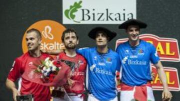 Los finalistas, en el podio