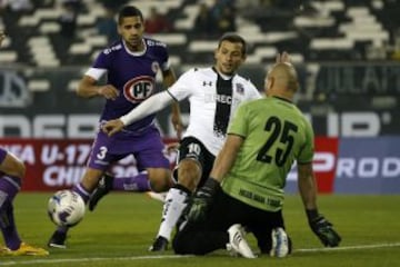 Colo Colo se impuso por 3-1 sobre Deportes Concepción en el Estadio Monumental.