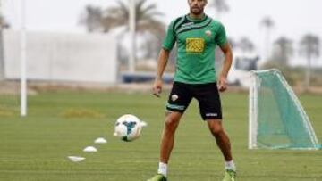 Bot&iacute;a, entrenamiento del Elche.